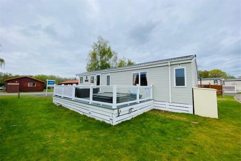 Willerby Portland Lodge 002209 Accommodation in Tattershall