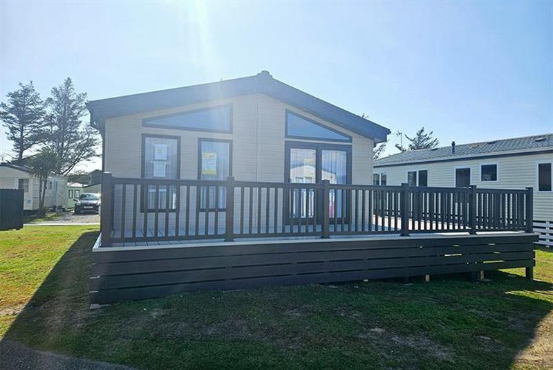 Superior Lodge image